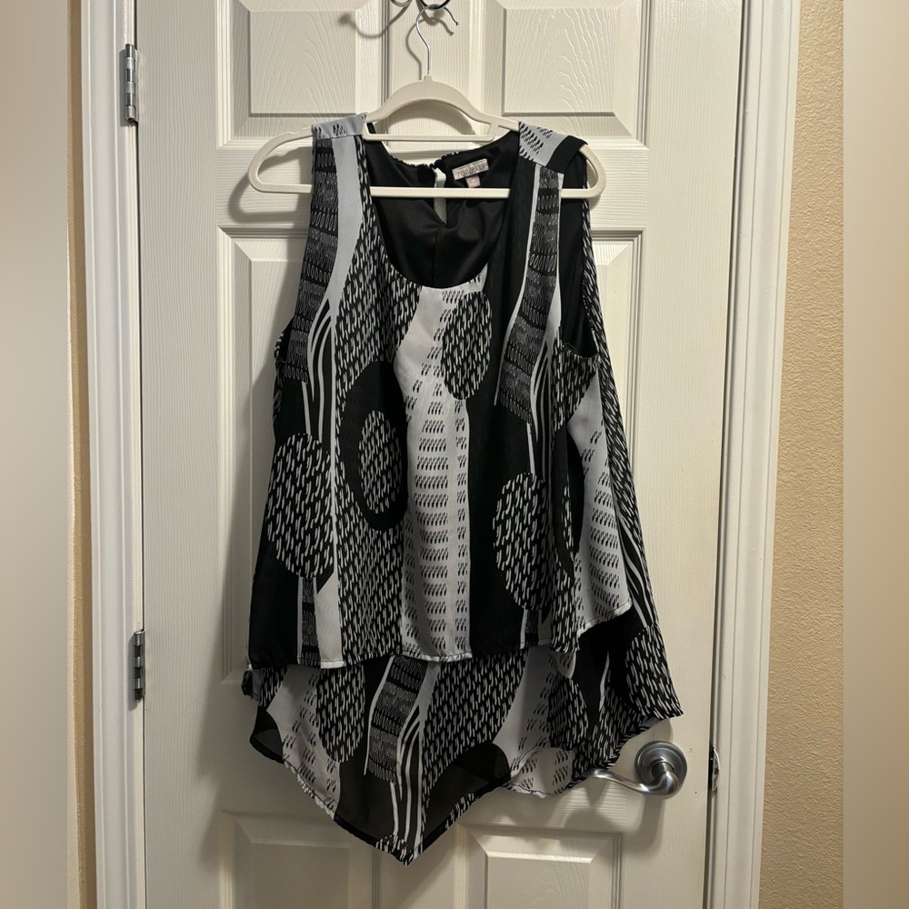 Roz & Ali, gray, asymmetrical, 3x.